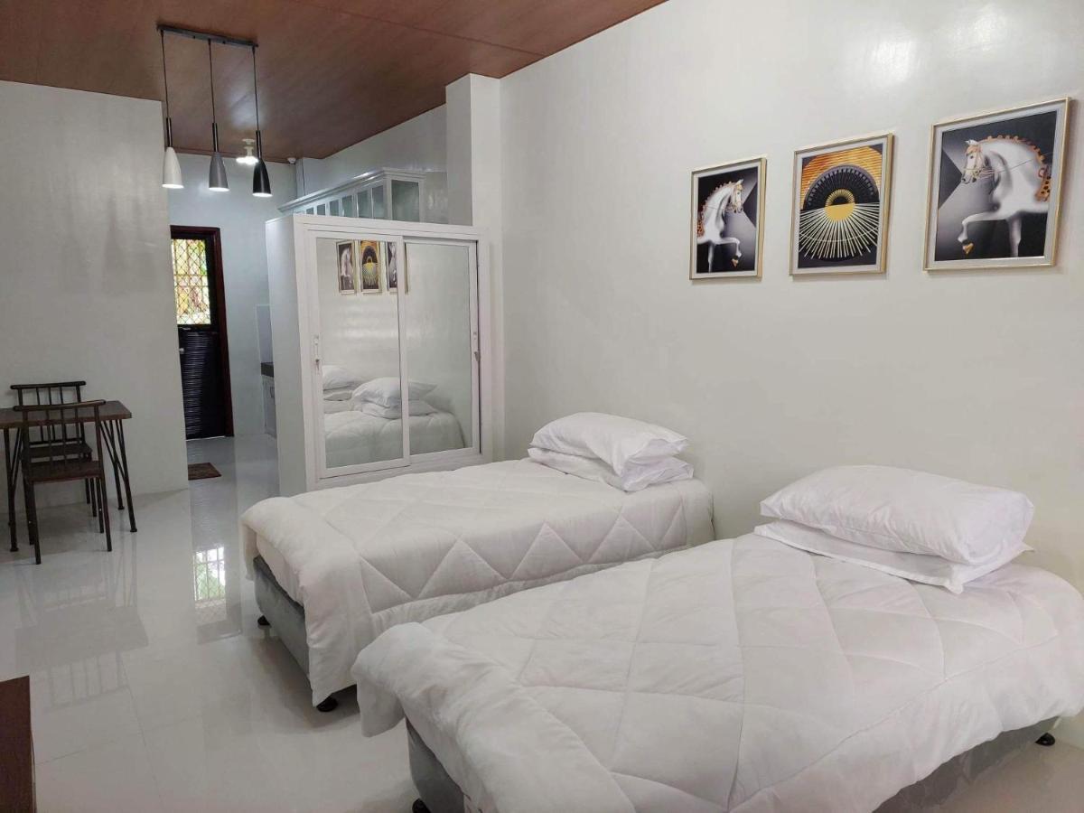 Flb Apartelle Los Banos Los Banos  Bagian luar foto